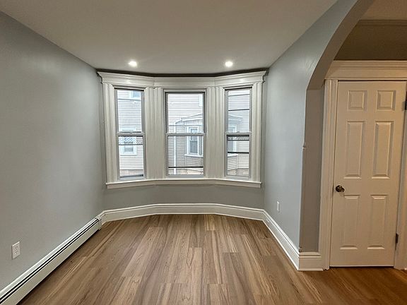 4th image of 157 S Arlington Ave #1A