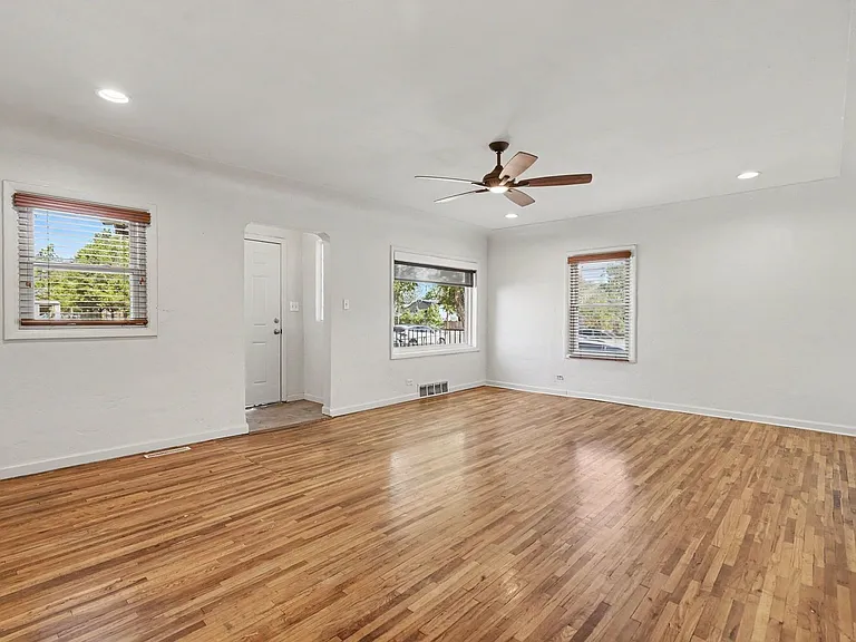 5050 Lincoln St — Photo 4