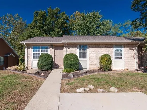 876 Lester Ave, Collinsville, IL 62234