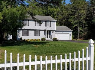 7 Oshay Ln, Wood River Junction, RI 02894