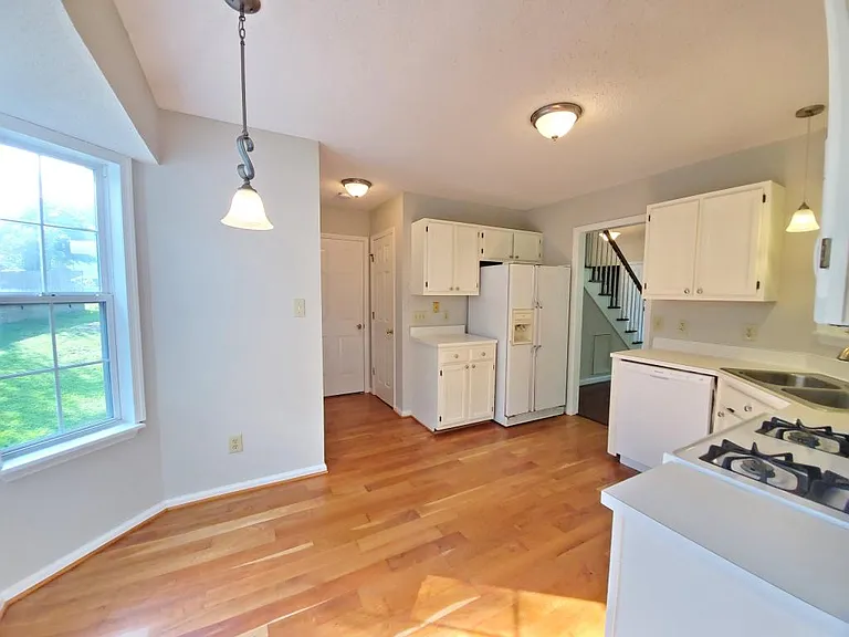909 Perry Howard Rd — Photo 7