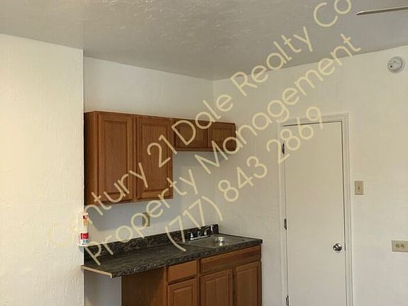 3rd image of 325 Parkway Blvd APT 12
