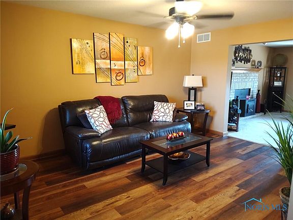 4th image of 15314 Piedmont Ct