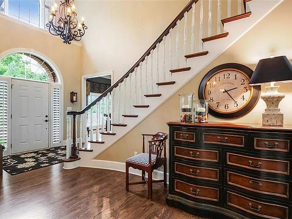 4th image of 3019 S Redtail Dr