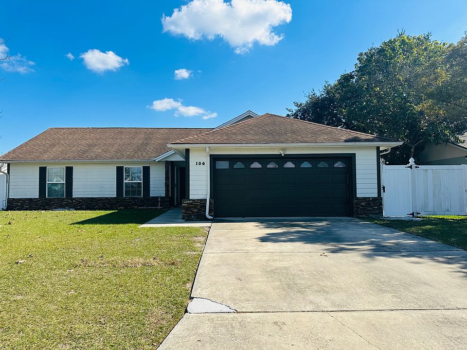 1st image of 104 Winewood Ct