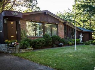 34 Harvest Ln, West Islip, NY 11795