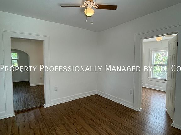 4th image of 327 1/2 Avenue J SE