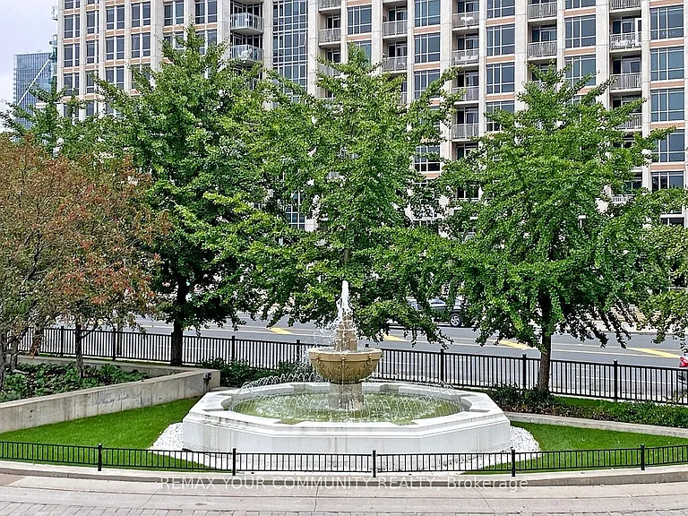 637 Lake Shore Blvd W #504 — Photo 42