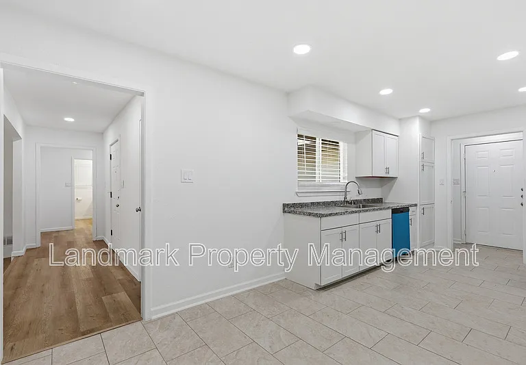 4351 Altamesa Blvd — Photo 12