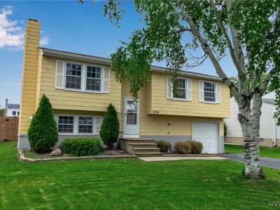 7059 Academy Ln, Lockport, NY, 14094