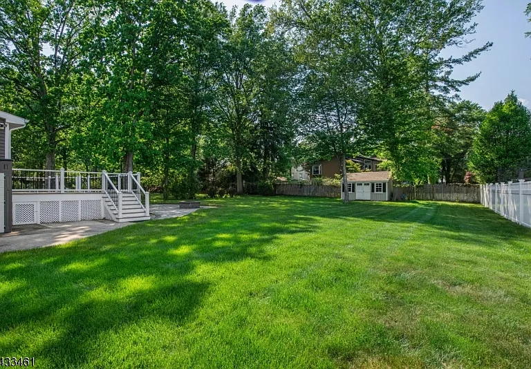 77 Rockwood Rd — Photo 42