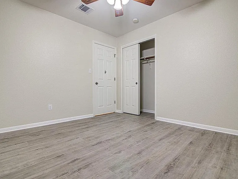 7705 Pebble Creek Dr — Photo 16