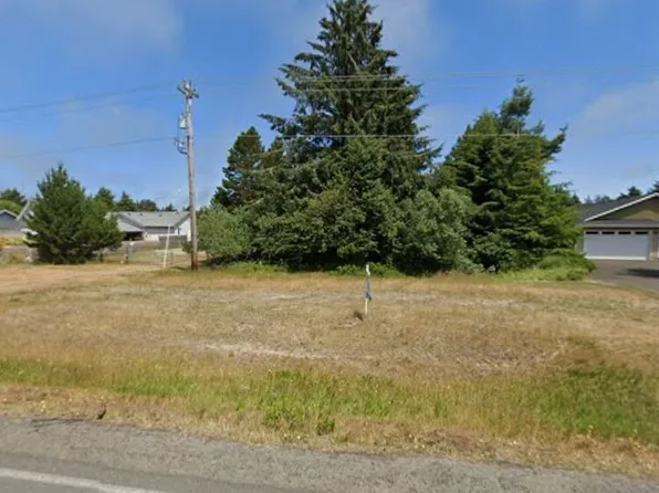 546 Point Brown Avenue SE, Ocean Shores, WA 98569