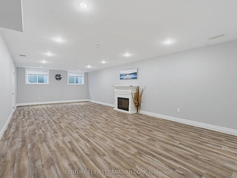 1018 Medway Park Dr — Photo 32