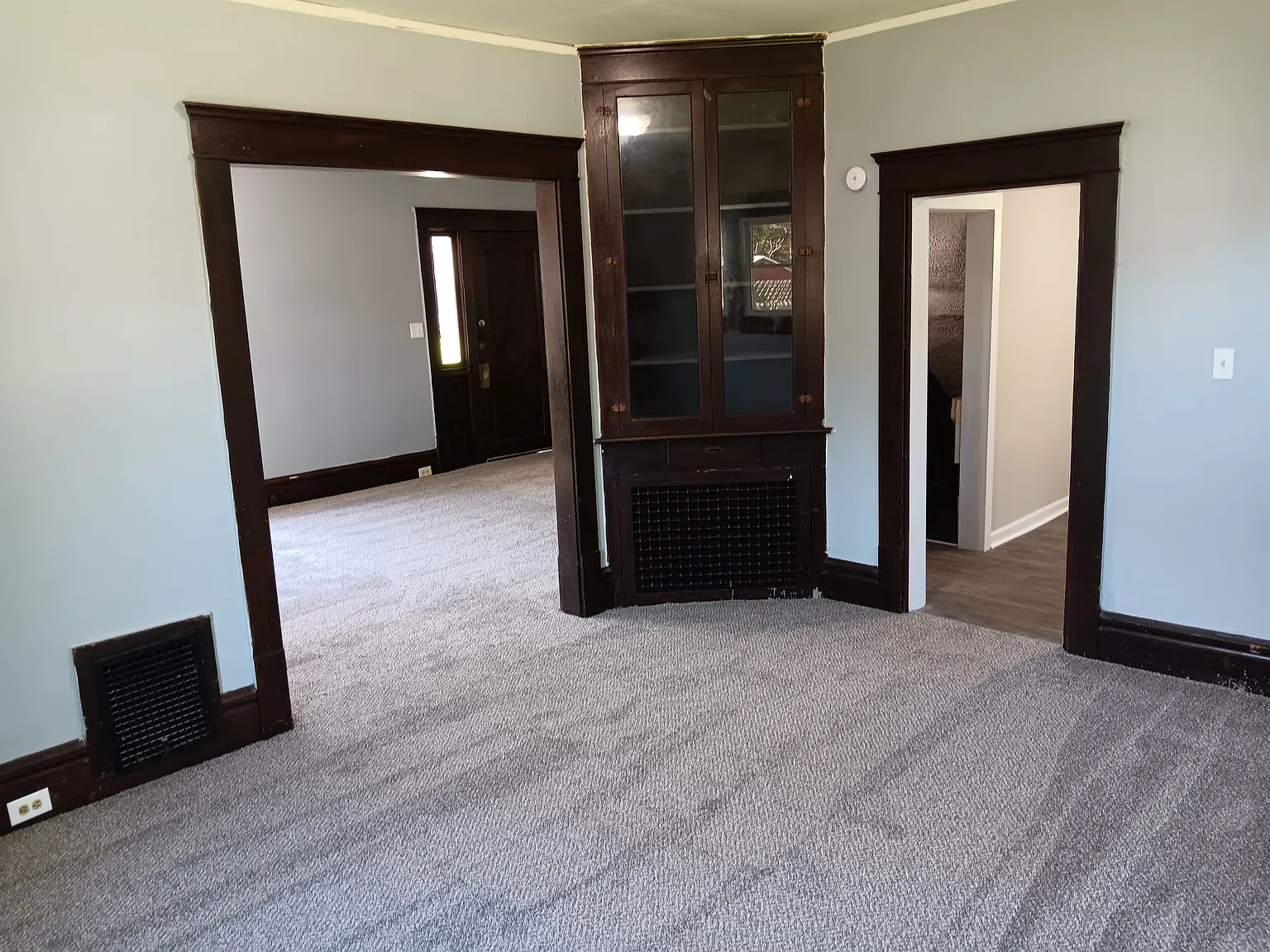 3 bed, 1.5 bath, 1534 sqft, $1,300 — Photo 3