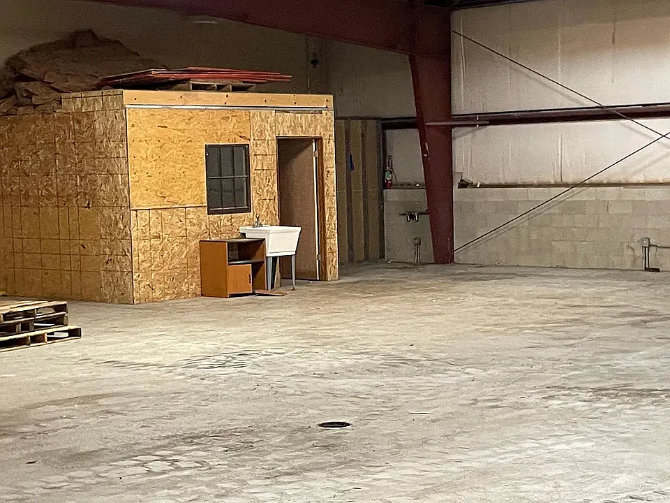 Building Photo 3