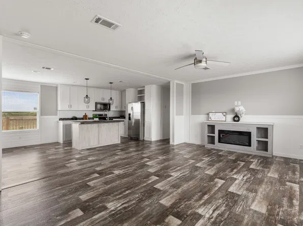1017 Saltgrass Dr, Salado, TX 76571
