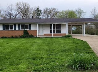 401 Ranch Dr, Ballwin, MO 63011