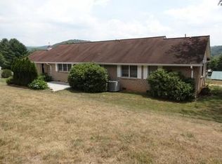 387 Webster St, Alderson, WV 24910