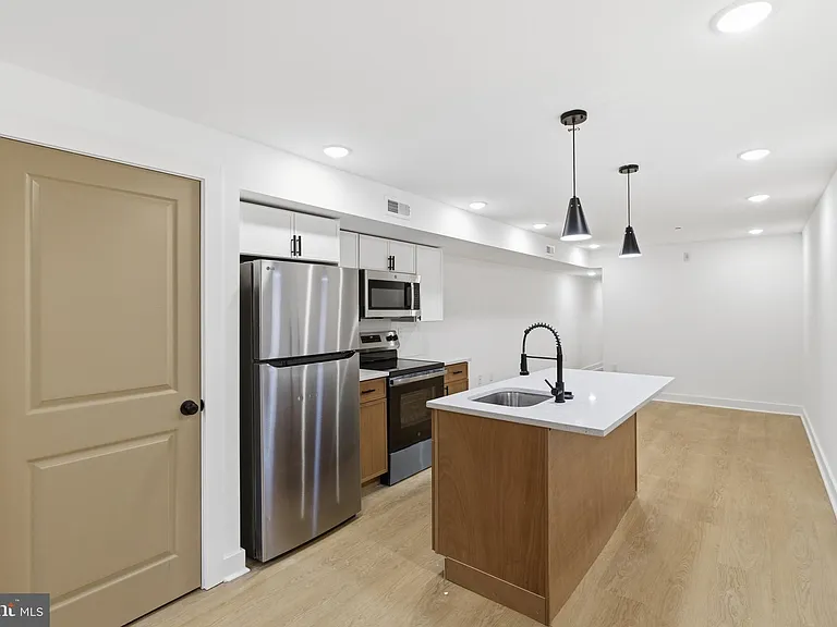 863 N 43rd St #1 — Photo 2