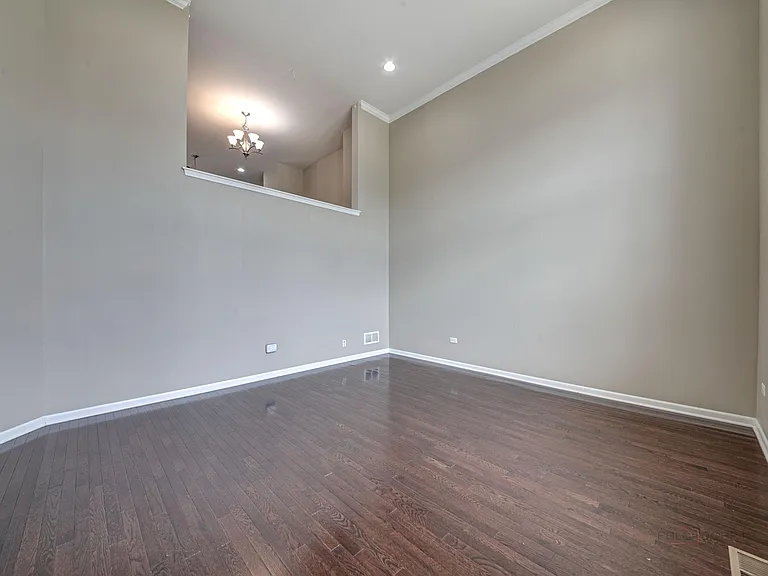 893 Lewisburg Ln — Photo 6