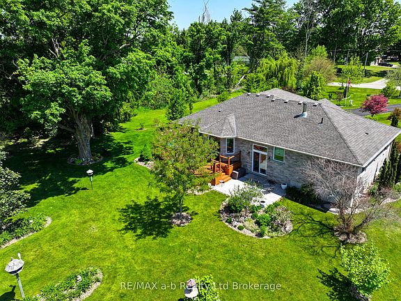 5th image of 261 Middle Townline Rd
