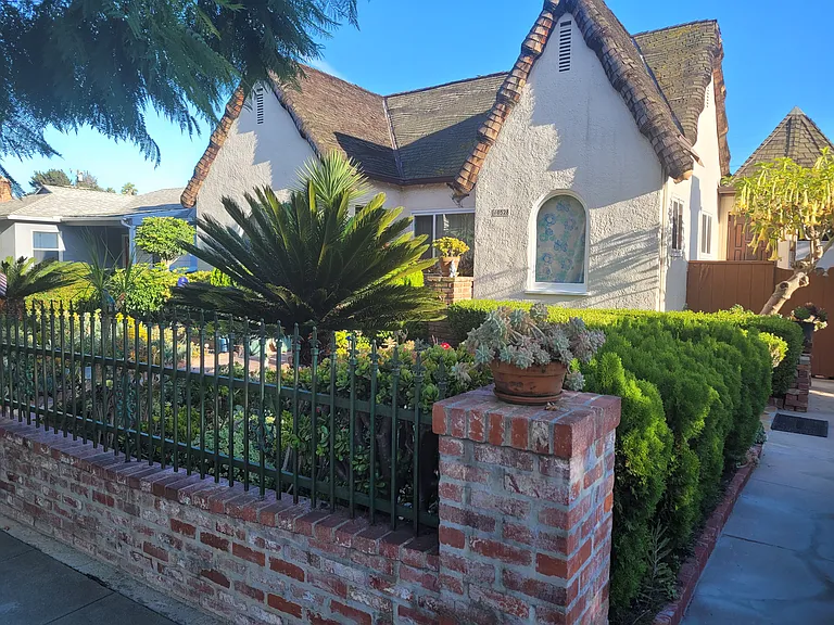 10528 Ayres Ave — Photo 10