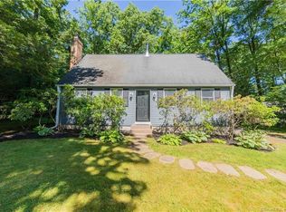 71 Laurel Ln, Simsbury, CT 06070