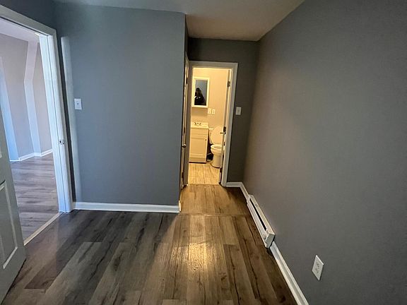 3rd image of 902 E Tioga St #902