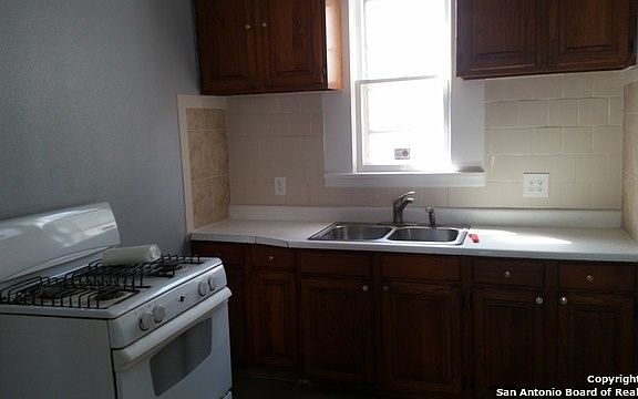 4th image of 1603 Kentucky Ave