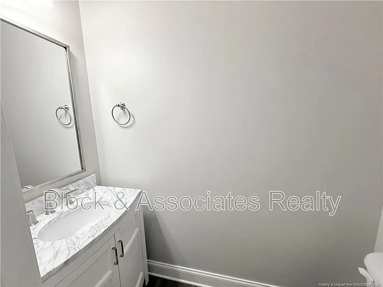 471 Century Dr — Photo 7