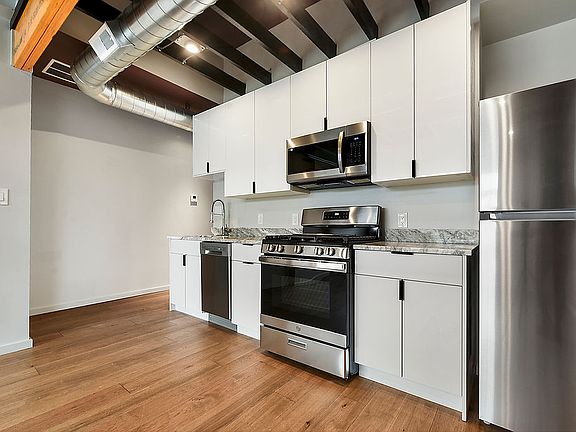 3rd image of 3315 Main St APT 1