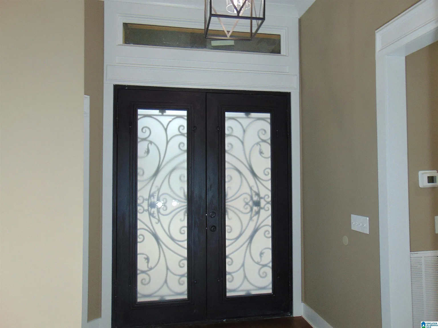 4 bed, 3.5 bath, 2070 sqft, $3,000 — Photo 2