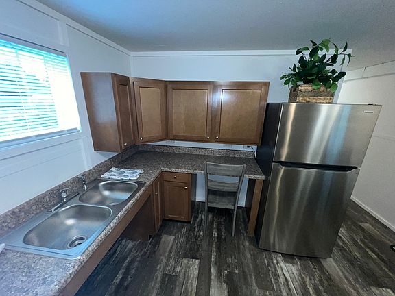 3rd image of 8105 Caminitti Ln