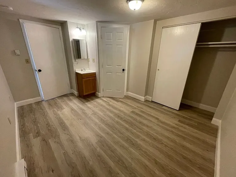 185 N Main St #9 — Photo 7