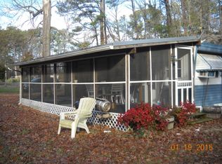 27 Lark Dr, Deltaville, VA 23043