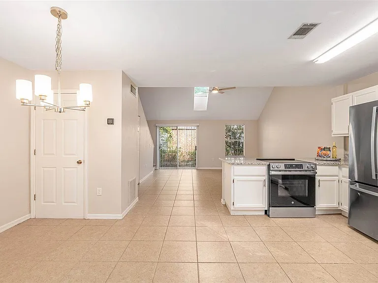 9755 SW 52nd Rd — Photo 6