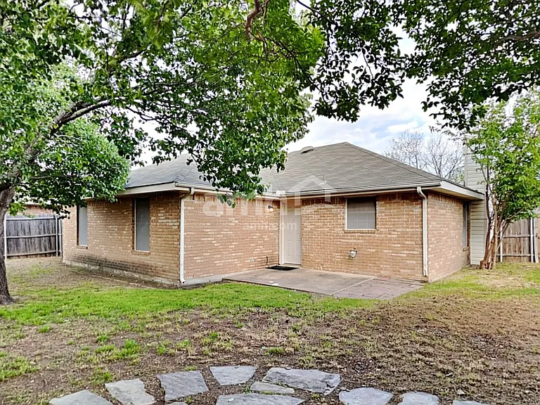 105 S Winding Oaks Dr — Photo 16