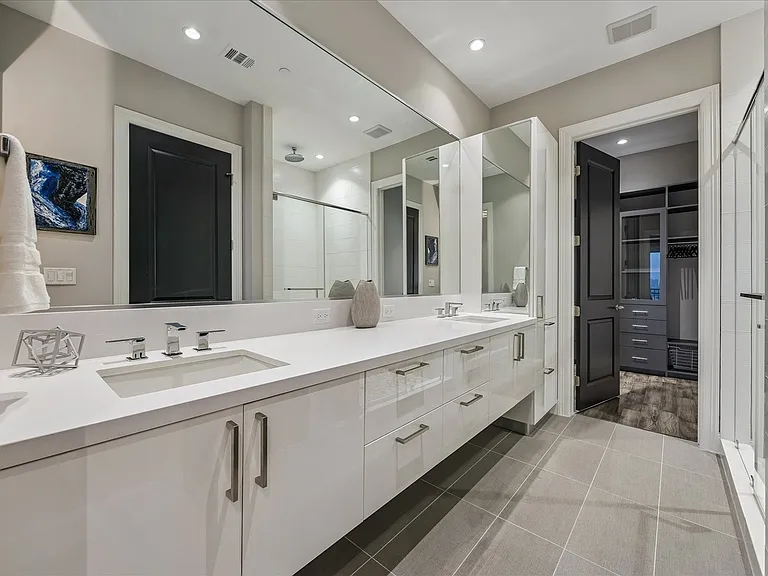 1211 Caroline St #1304 — Photo 9