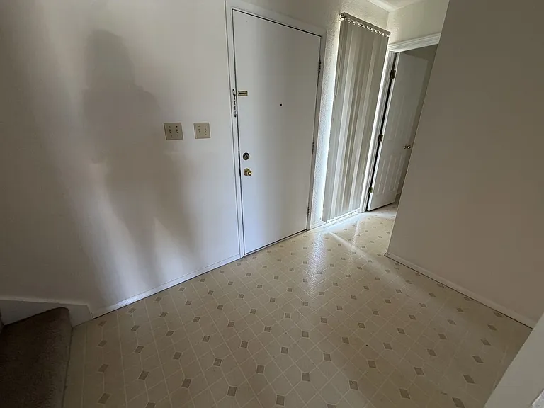 829 Southwest Blvd #I — Photo 2