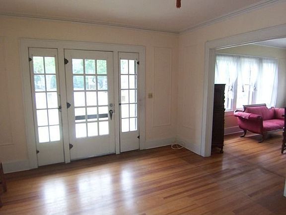 3rd image of 5401 1st Ave N