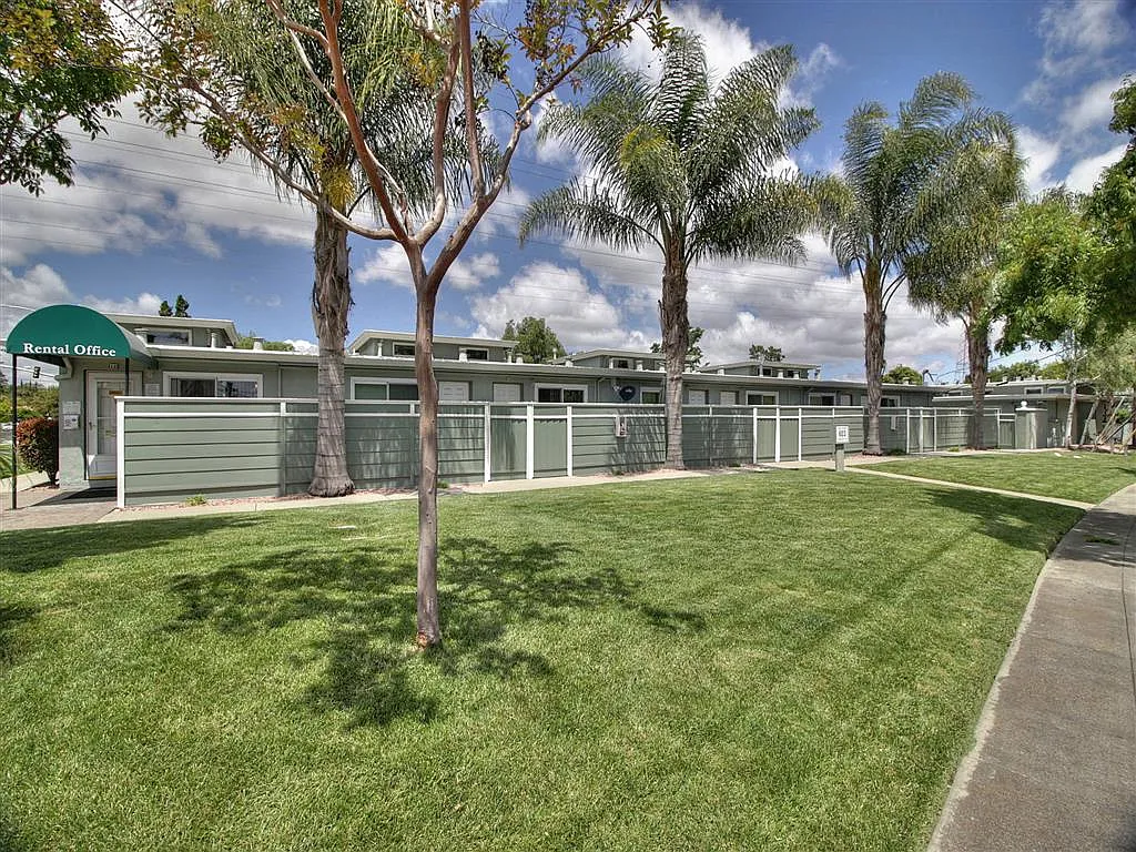 Park West Apartments — Photo 3