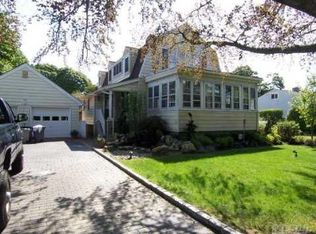 186 Grand Central Ave, Amityville, NY 11701