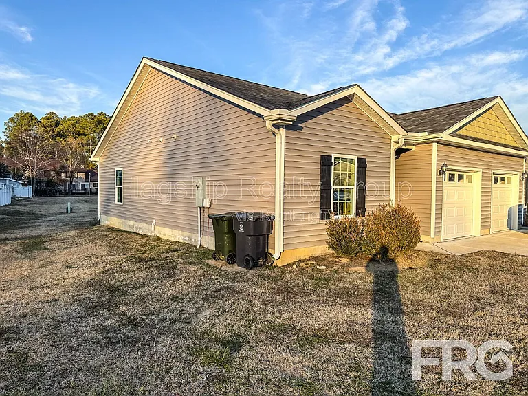 1400 S Taylor St — Photo 2