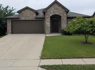 9921 Osprey Dr, Fort Worth, TX 76108