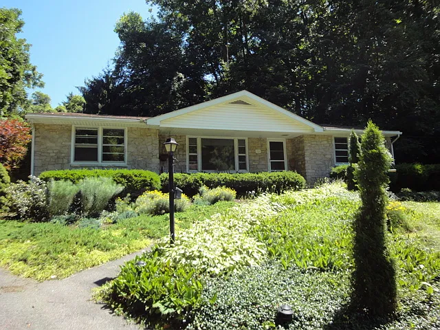 382 Reed St photo 1