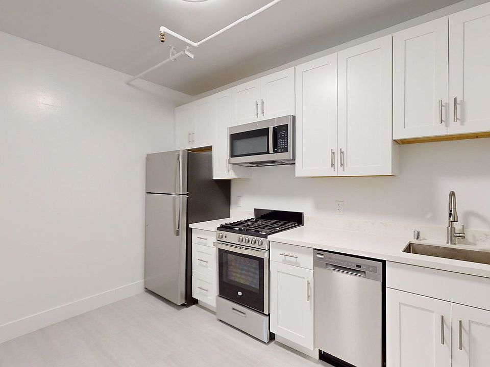 1st image of 903 Pine St APT 2