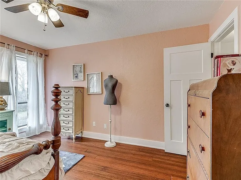 2104 Whiteoak Cir — Photo 33