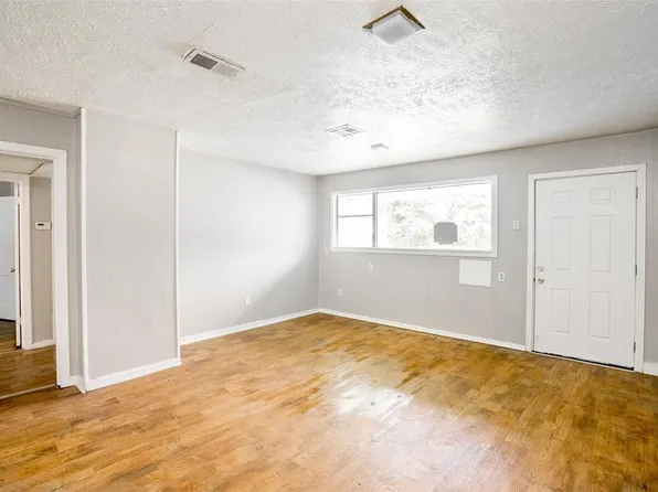 6015 Beekman Rd, Houston, TX 77021