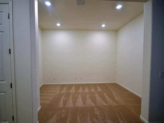 4th image of 3052 E Azalea Dr